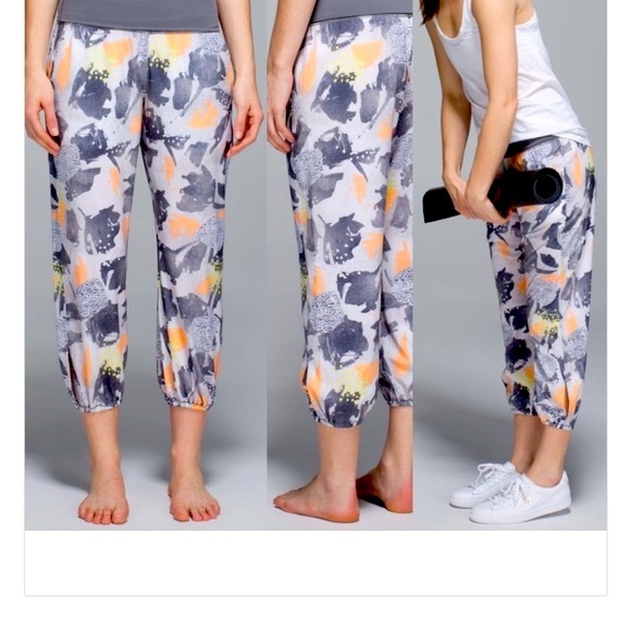 Lululemon Om Pant Mini Art Pop White Multi Pants. Size 10 - Picture 2 of 10